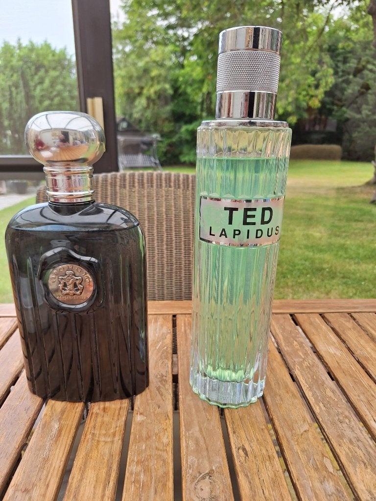 Factice, Collections, Enlèvement, Comme neuf, Bouteille de parfum, Plein