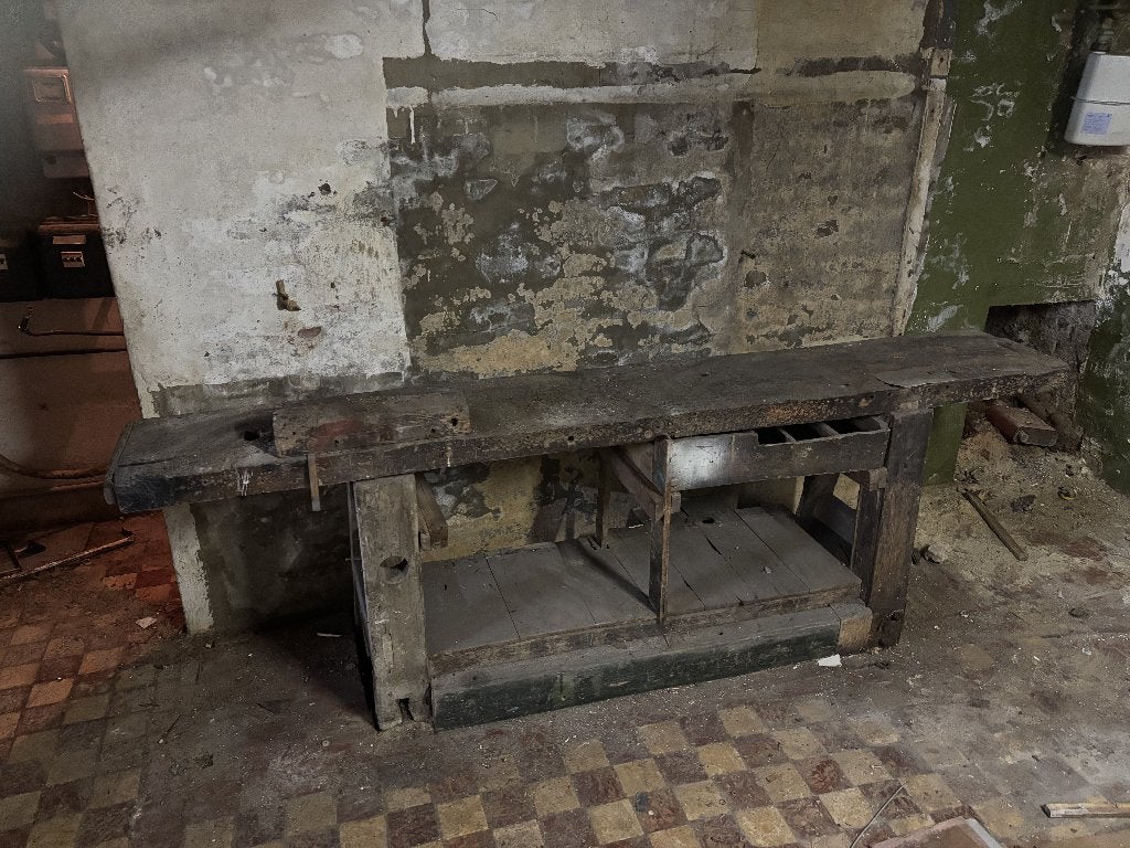Ancien établi, Enlèvement, Utilisé