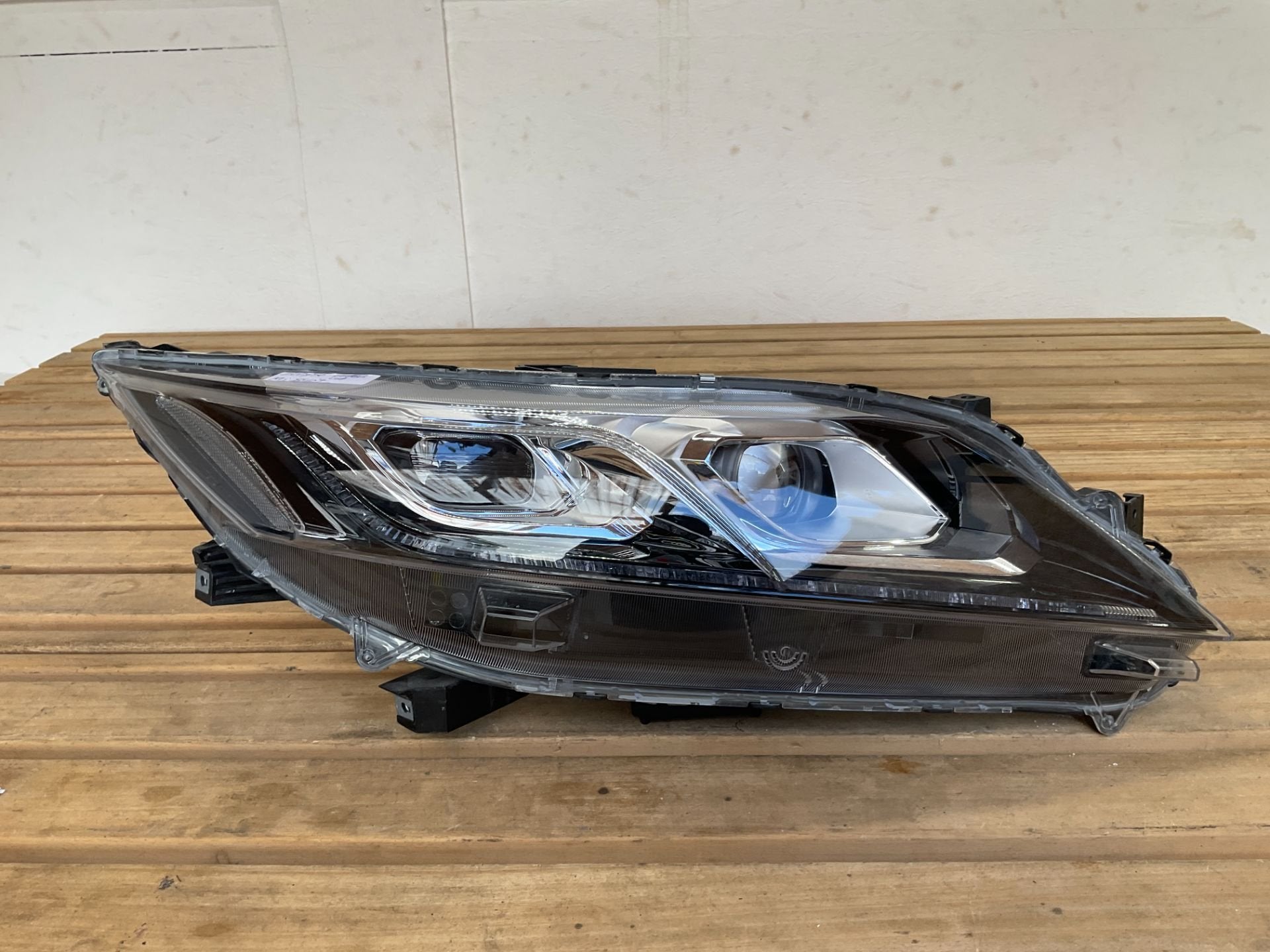 Koplamp Mitsubishi Eclipse Cross 17 21 (RH) STANLEY W3153 83, Info@mitsubishi-motors.com, Mitsubishi Motors Corporation, Utilisé