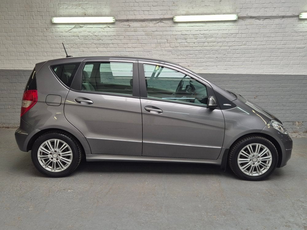 Mercedes A180 Autom. ess. 88.000 km-Excellent état -Garantie, https://public.car-pass.be/vhr/cee81114-4201-41a4-b3dc-ff547c0f59c8