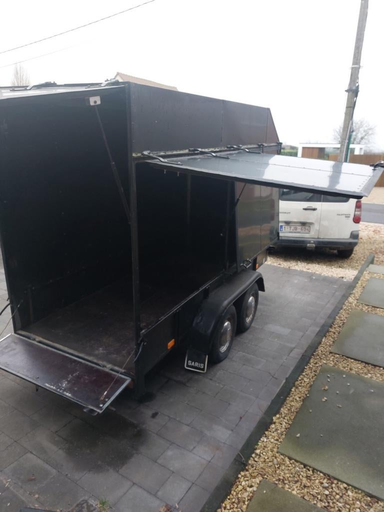 Overdekte aanhangwagen, Ophalen