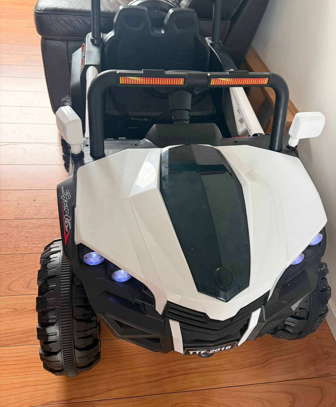 Elektrische kinderauto jeep  Zo goed als nieuw, Zo goed als nieuw