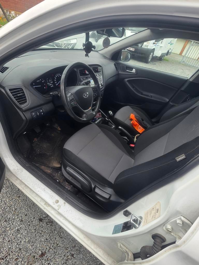 Hyundai i20, Ophalen, Hyundai