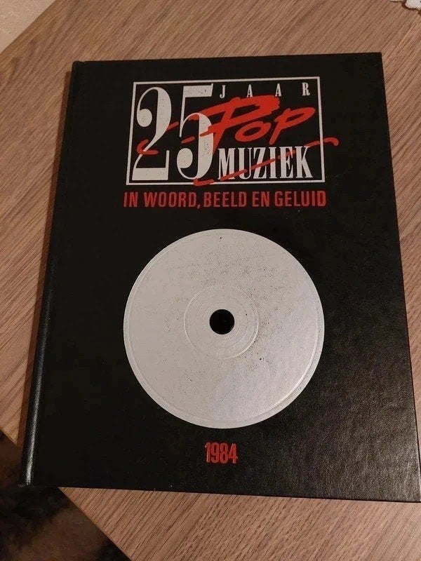25 jaar popmuziek in woord, beeld en geluid : 1984, Ophalen of Verzenden, Gelezen, Algemeen