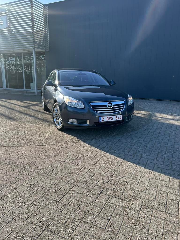 Opel insignia berliné Automaat!, Auto's, Opel, Testrit aan huis, Zwart, 4 cilinders, Blauw