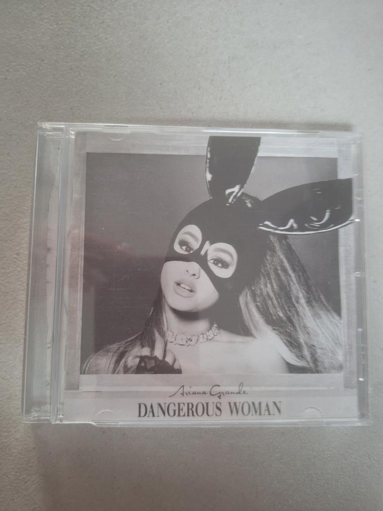 Dangerous Woman: Ariana Grande, Ophalen, Zo goed als nieuw
