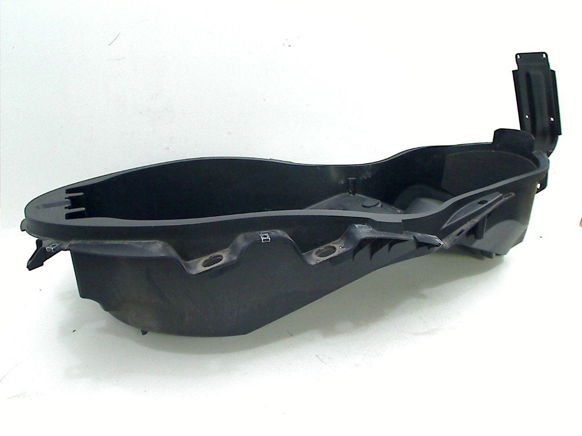 COFFRE À CASQUE YP 250 R X-MAX 2010-2013 (YP250R 1C0), Dhr. S. di Majo, Utilisé, Info@cama-motorparts.nl, P.J. Troelstraweg 8 8
3144 CX  MAASSLUIS, NL