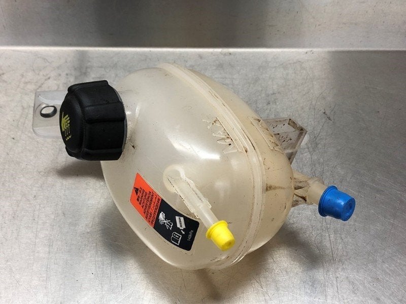 VASE D'EXPANSION Nissan Micra (K14) (01-2016/12-2024), Utilisé, Nissan