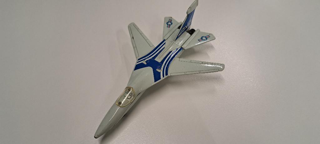 Vintage 1980's diecast F-111, Overige merken, 1:144 tot 1:200, Gebruikt, Ophalen of Verzenden