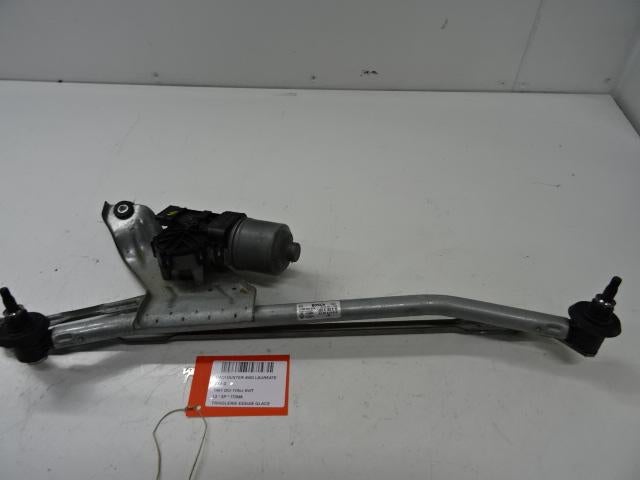 MECANISME ESSUIE-GLACE Dacia Duster (HS) (8200619512), Dacia, Mevr. I. Hauben, Utilisé, Rue de l'Espoir 34 34
4030  GRIVEGNÉE, BE