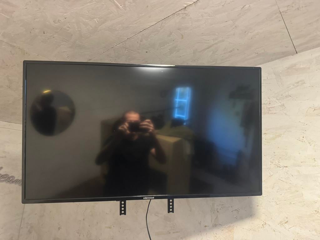 edenwood 41" smart tv met sterke uittrekbare muurbeugel, LED, 80 tot 100 cm, Zo goed als nieuw, Smart TV