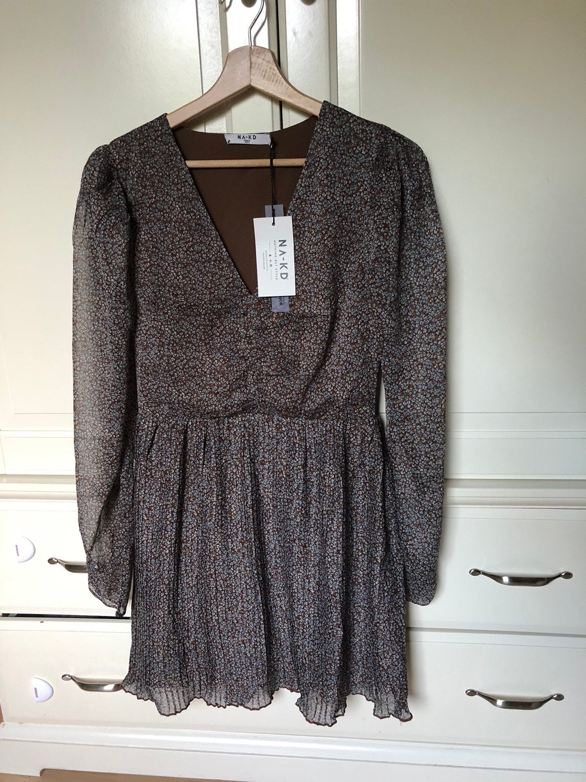 Nieuwe jurk NA-KD 36, Kleding | Dames, Ophalen of Verzenden, Maat 36 (S)