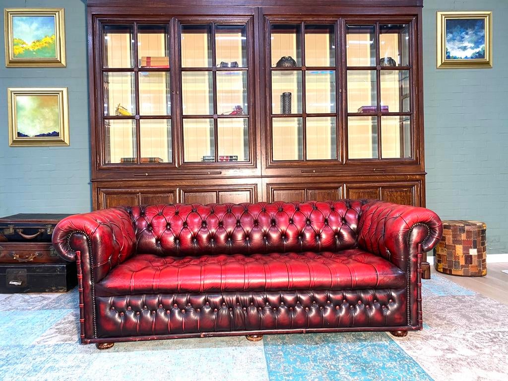 Stoere Engelse Chesterfield zetel Oxblood rood, Huis en Inrichting, Ophalen of Verzenden, Zo goed als nieuw, Leer