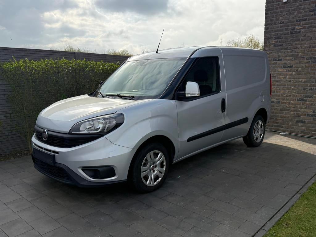 FIAT DOBLO / LICHTE VRACHT / 2019 / EURO6B / CONTROLE VRIJ, Autos, Camionnettes & Utilitaires, Particulier, ABS, Airbags, Air conditionné
