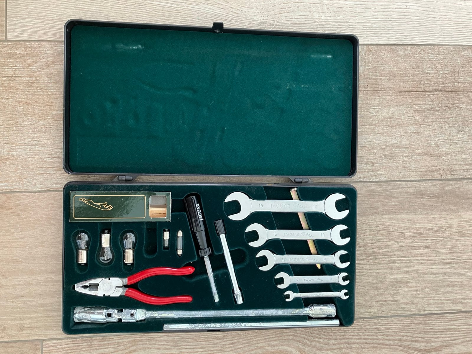 Gereedschapset uit Jaguar XJ Soevereign 1991, Auto's, Jaguar, XJ, Particulier, Te koop