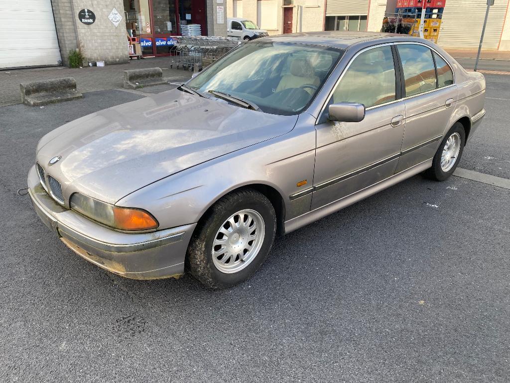 BMW E39 520I 1e eigenaar 1999 237 km handleiding, Auto's, BMW, Particulier, Te koop