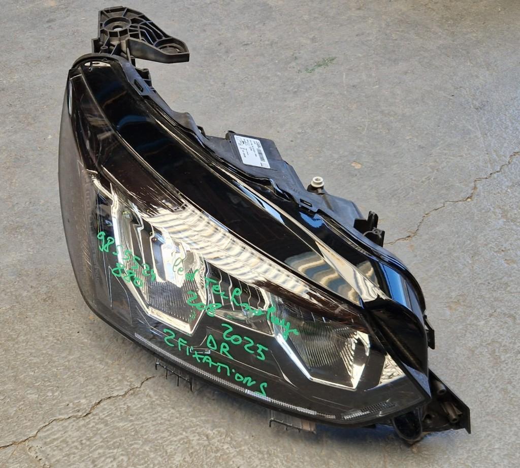 PHARE AVANT DROIT PEUGEOT 208 2 2025 LED TECHNOLOGY, Enlèvement, Peugeot