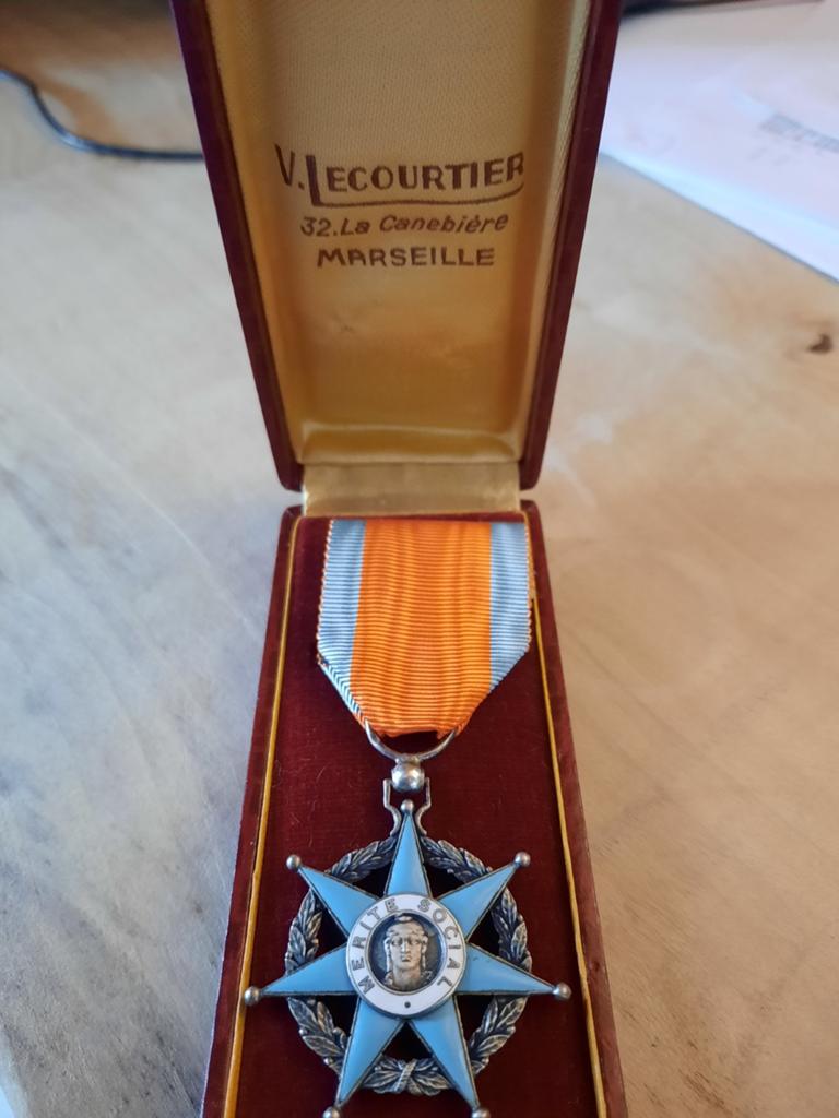 Frankrijk France medaille merit sociale ereteken poinçon, Verzamelen, Militaria | Algemeen, Ophalen of Verzenden, Lintje, Medaille of Wings
