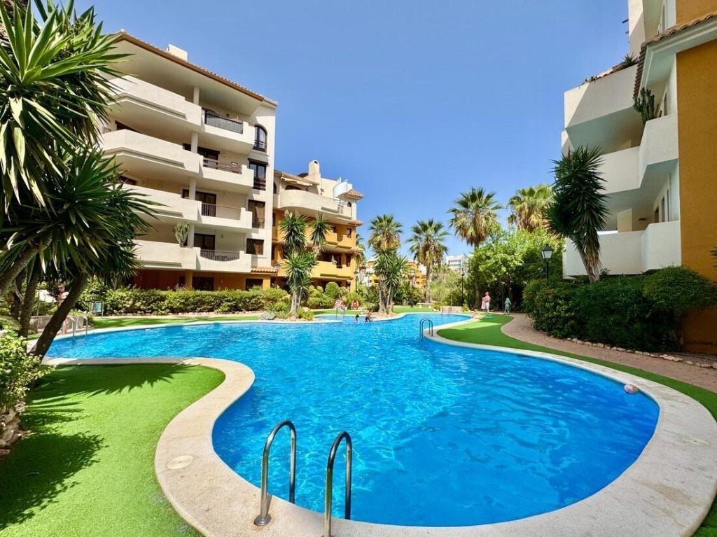 Appartement bien entretenu à Punta Prima, Immo, Étranger, 135 m², Punta Prima., Appartement, 3 pièces