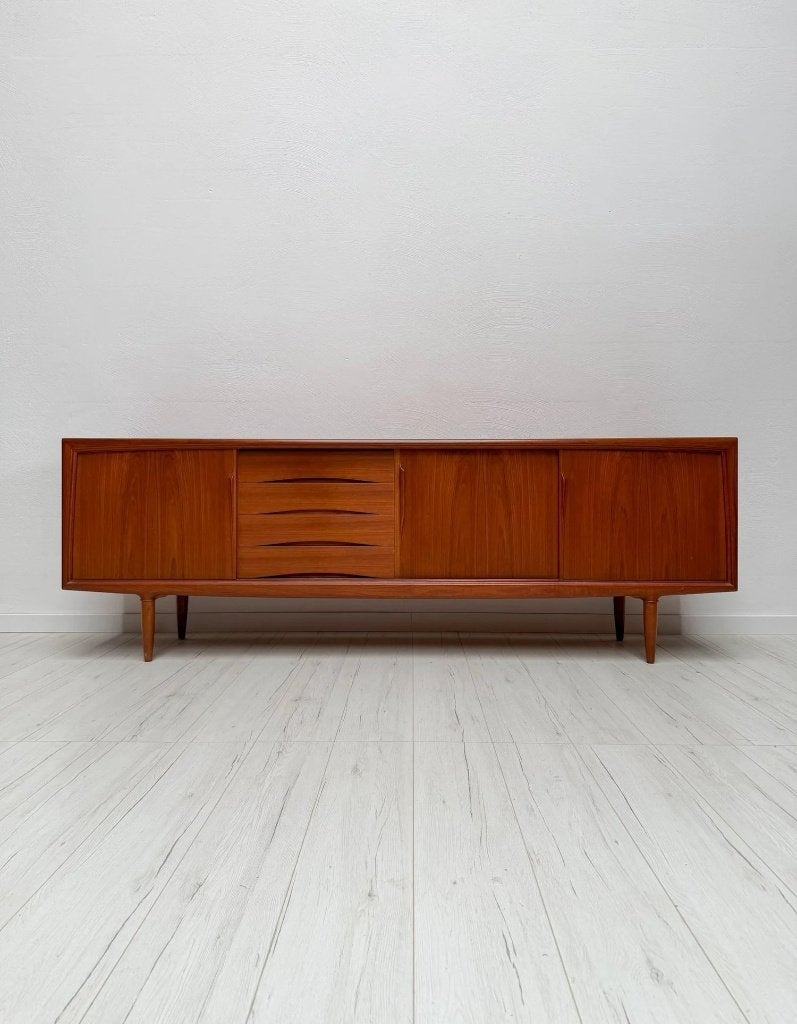 Buffet Axel Christensen ACO Møbler en teck danois vintage, Teck, Avec tiroir(s), 25 à 50 cm, 200 à 250 cm