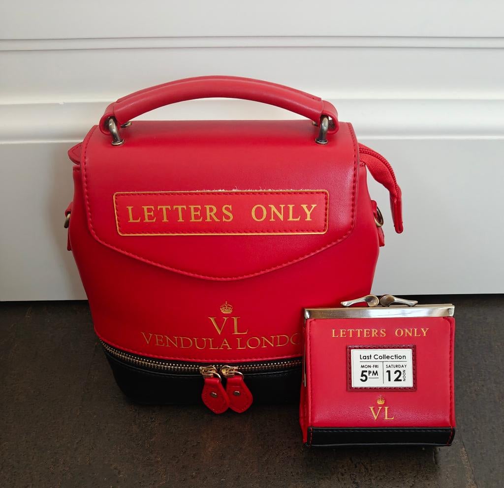 Vendula London Letters Only Letter box brievenbus handtas, Handtassen en Accessoires, Tassen | Damestassen, Gebruikt, Handtas