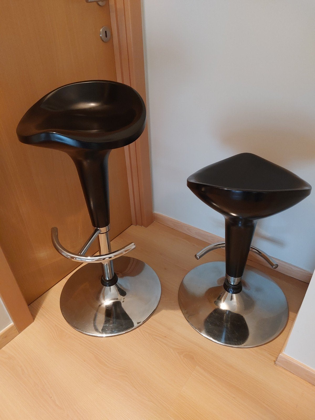 Tabouret de bar (2 réglables en hauteur), Synthétique, 2 tabourets, Enlèvement, Utilisé