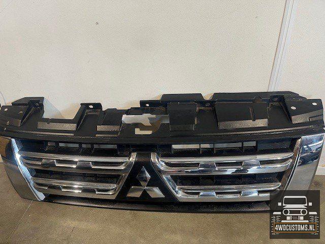 Grille Pajero 3.2 2007 tm 2013 € 120,-, Auto-onderdelen, Overige Auto-onderdelen, Mitsubishi, Gebruikt, Ophalen of Verzenden