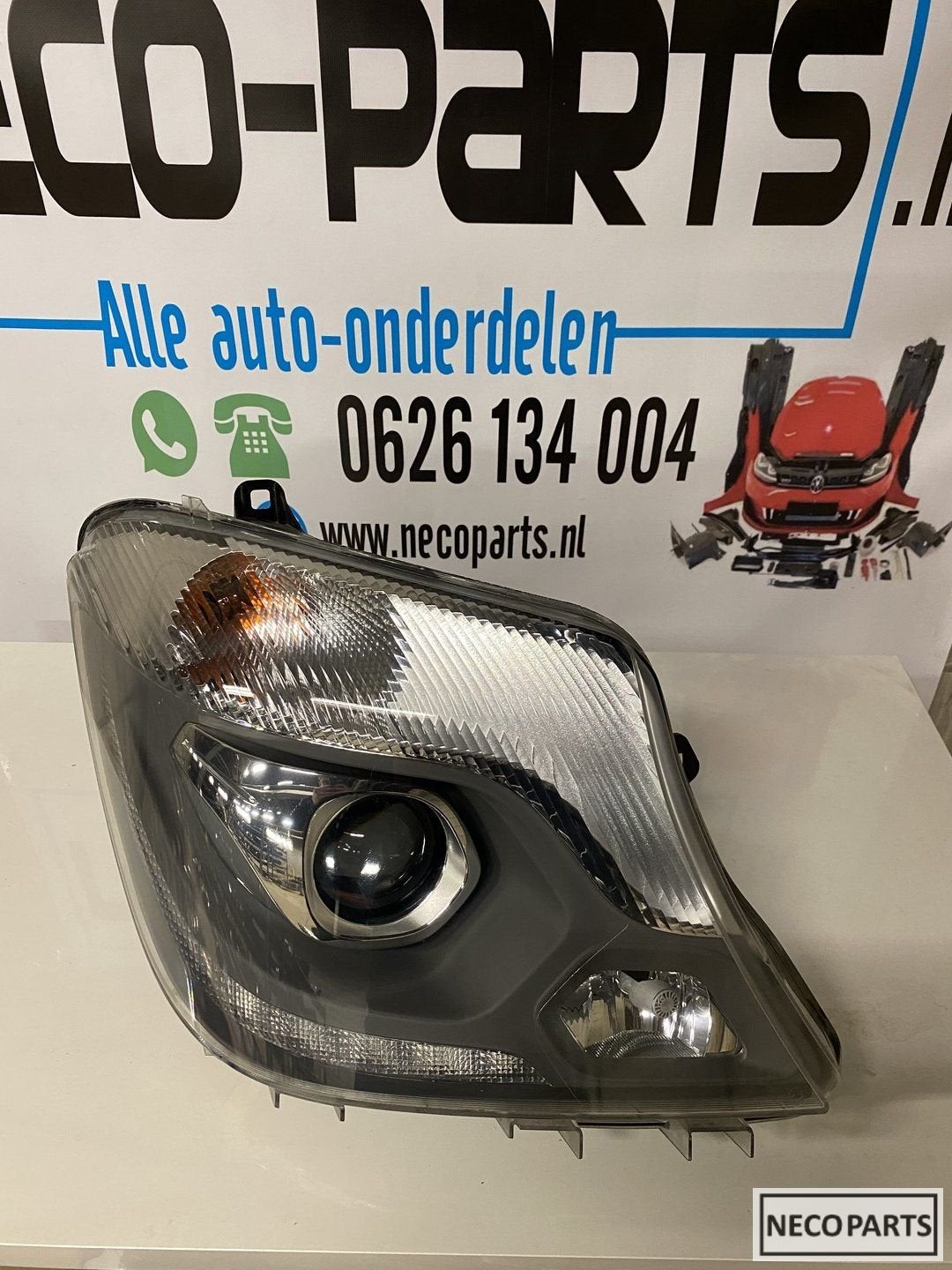 SPRINTER W906 XENON KOPLAMP ORIGINEEL RECHTS A9068206300, Utilisé, -, -, Enlèvement ou Envoi