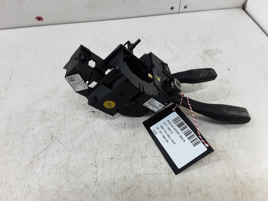 COMMUTATEUR Audi A3 Sportback (8PA) (8PO907137BM), Mevr. I. Hauben, Audi, Utilisé, Rue de l'Espoir 34 34
4030  GRIVEGNÉE, BE