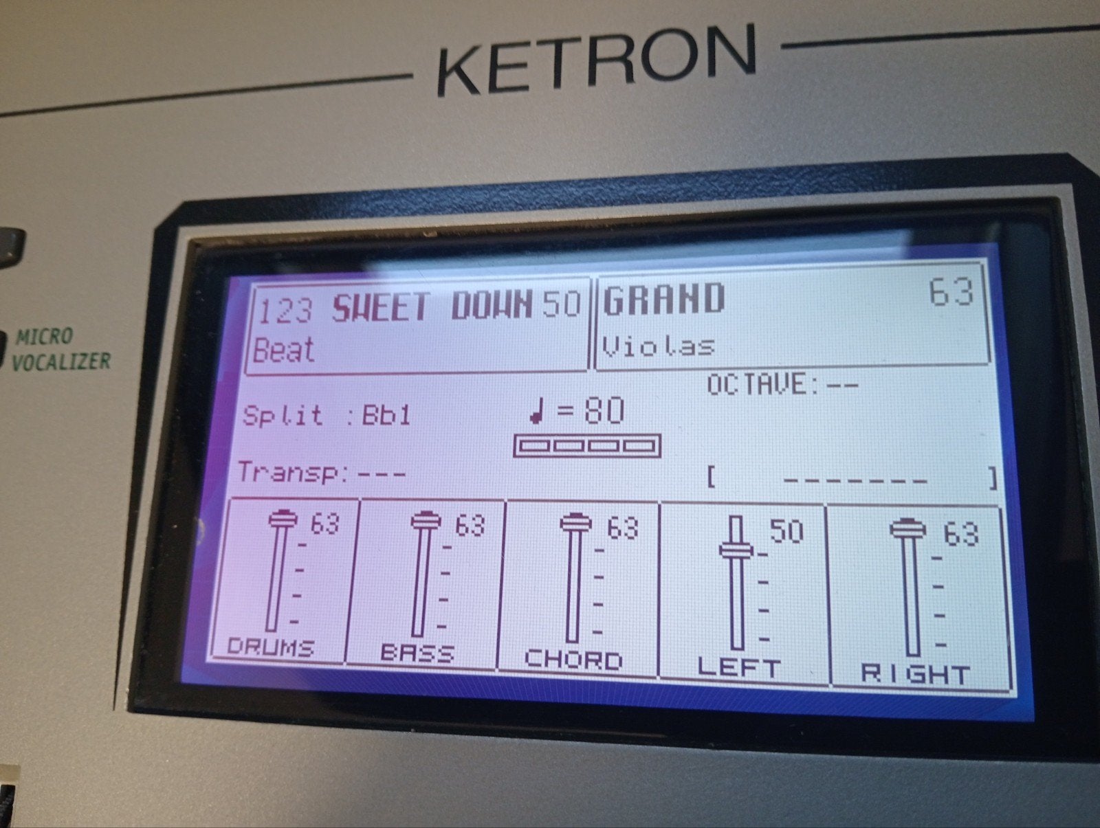 ketron xd8 Do 2 ou Do 3 basses belge, Enlèvement, Comme neuf, Sensitif