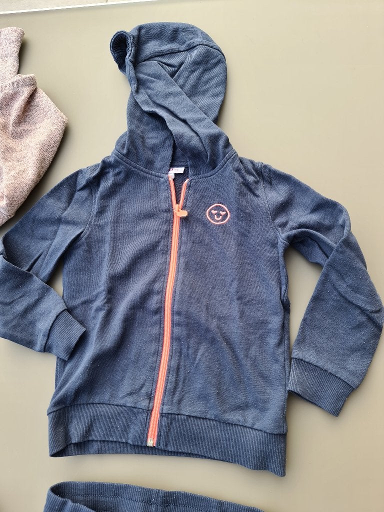 zwart-roze training, jogging, Besties, 110, Kinderen en Baby's, Kinderkleding | Maat 110, Ophalen, Zo goed als nieuw