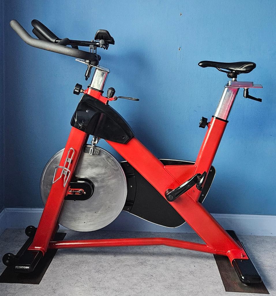 Spinningfiets, Sport en Fitness, Fitnessapparatuur, Ophalen, Gebruikt, Metaal, Spinningfiets