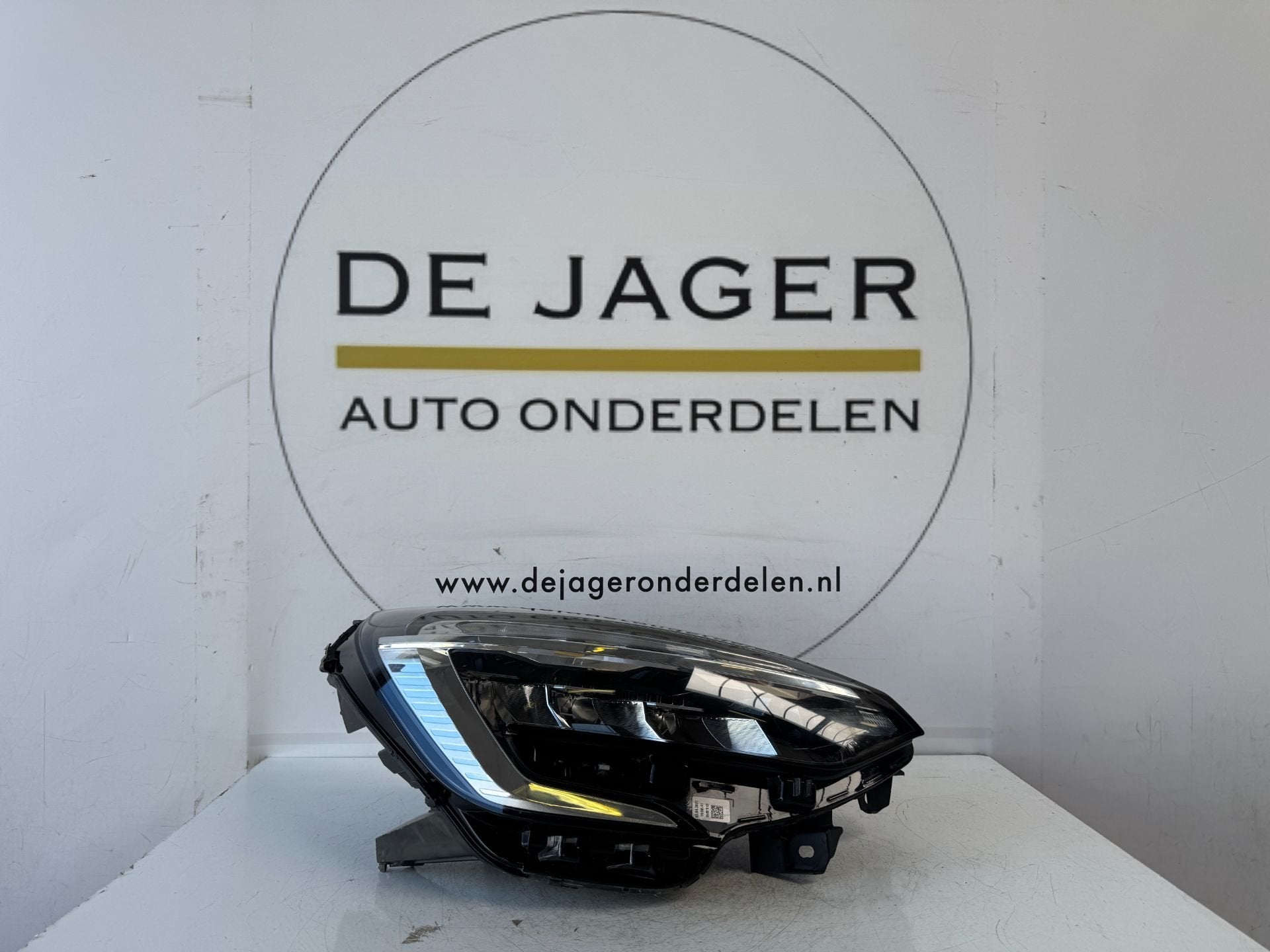 RENAULT CLIO V 5 KOPLAMP LED PURE VISION RECHTS 260100902R, Autos : Pièces & Accessoires, Éclairage, Renault, Utilisé