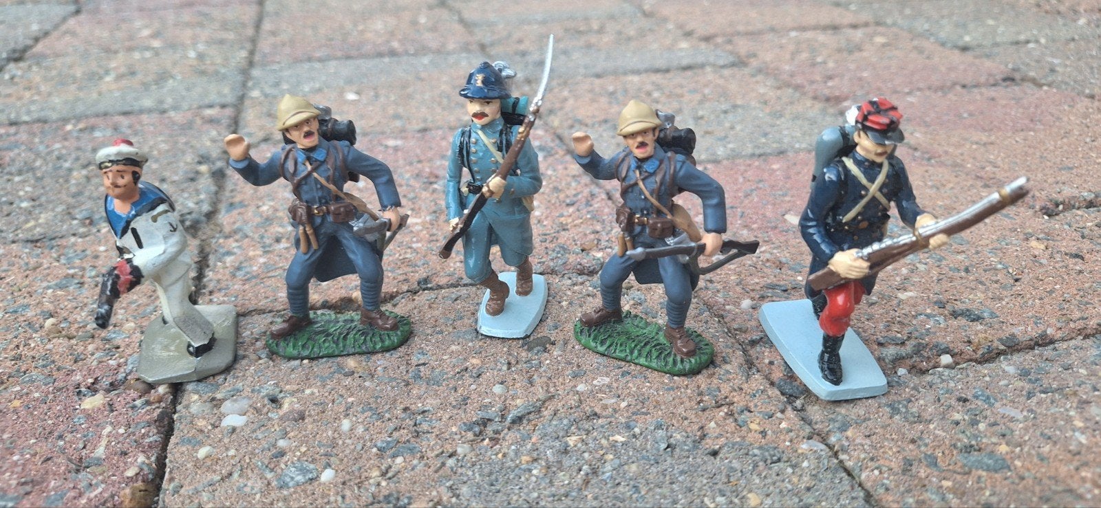 Figurines Hachette, Enlèvement