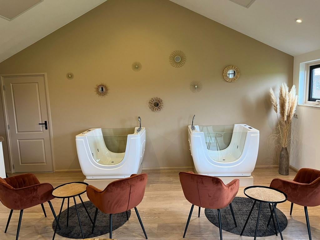 Complete babyspa inrichting ter overname - baden en meubels