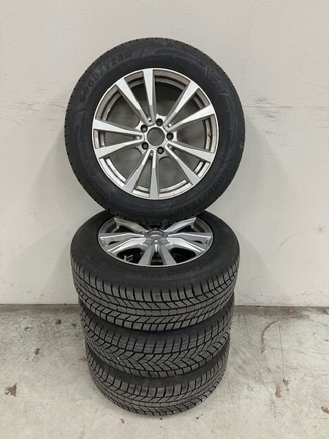 Winterset MB GLC GoodYear Ultra Grip Performance 235/60 R18, Auto-onderdelen, Banden en Velgen, Ophalen, 18 inch, Gebruikt, -