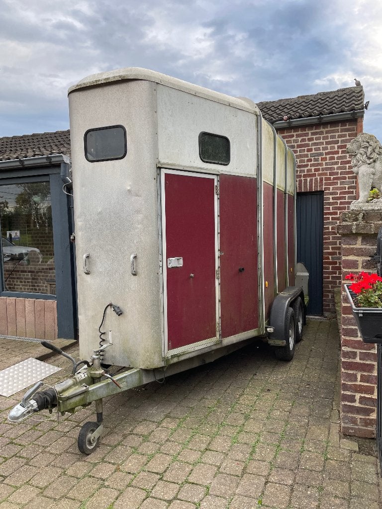 Paardentrailer Iforwilliams, Animaux & Accessoires, Chevaux & Poneys | Semi-remorques & Remorques, Enlèvement, Utilisé, Bois, Remorque 2 chevaux