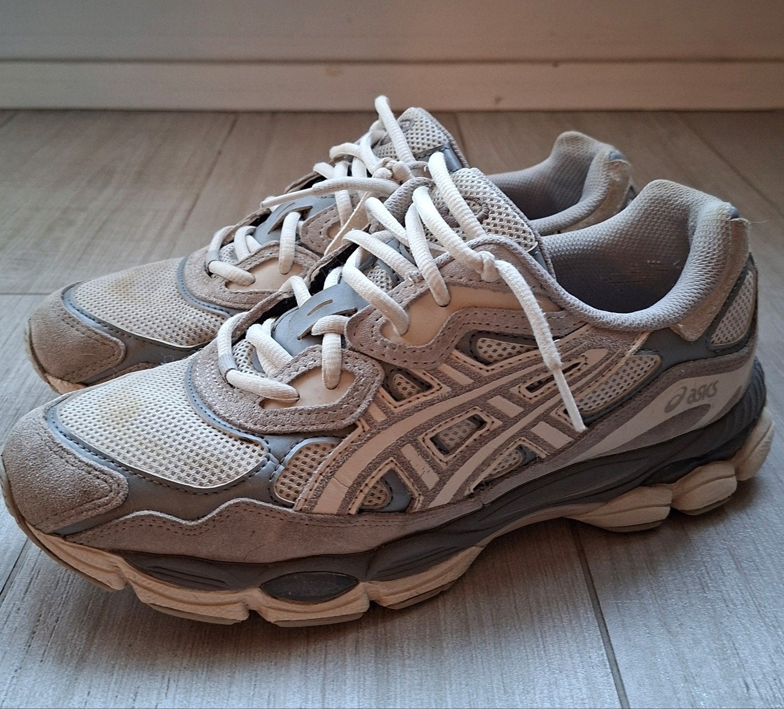 Asics Gel taille 41.5, Neuf, Autres couleurs, Enlèvement, Chaussures de sport