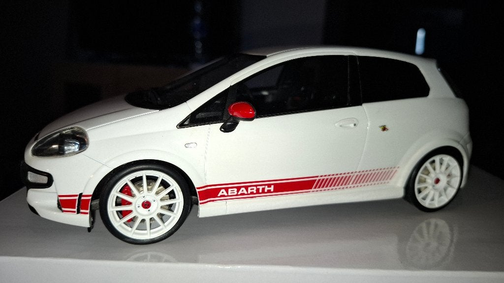 Voiture miniature 1 18, Hobby & Loisirs créatifs, Enlèvement ou Envoi, Comme neuf, Voiture, OttOMobile
