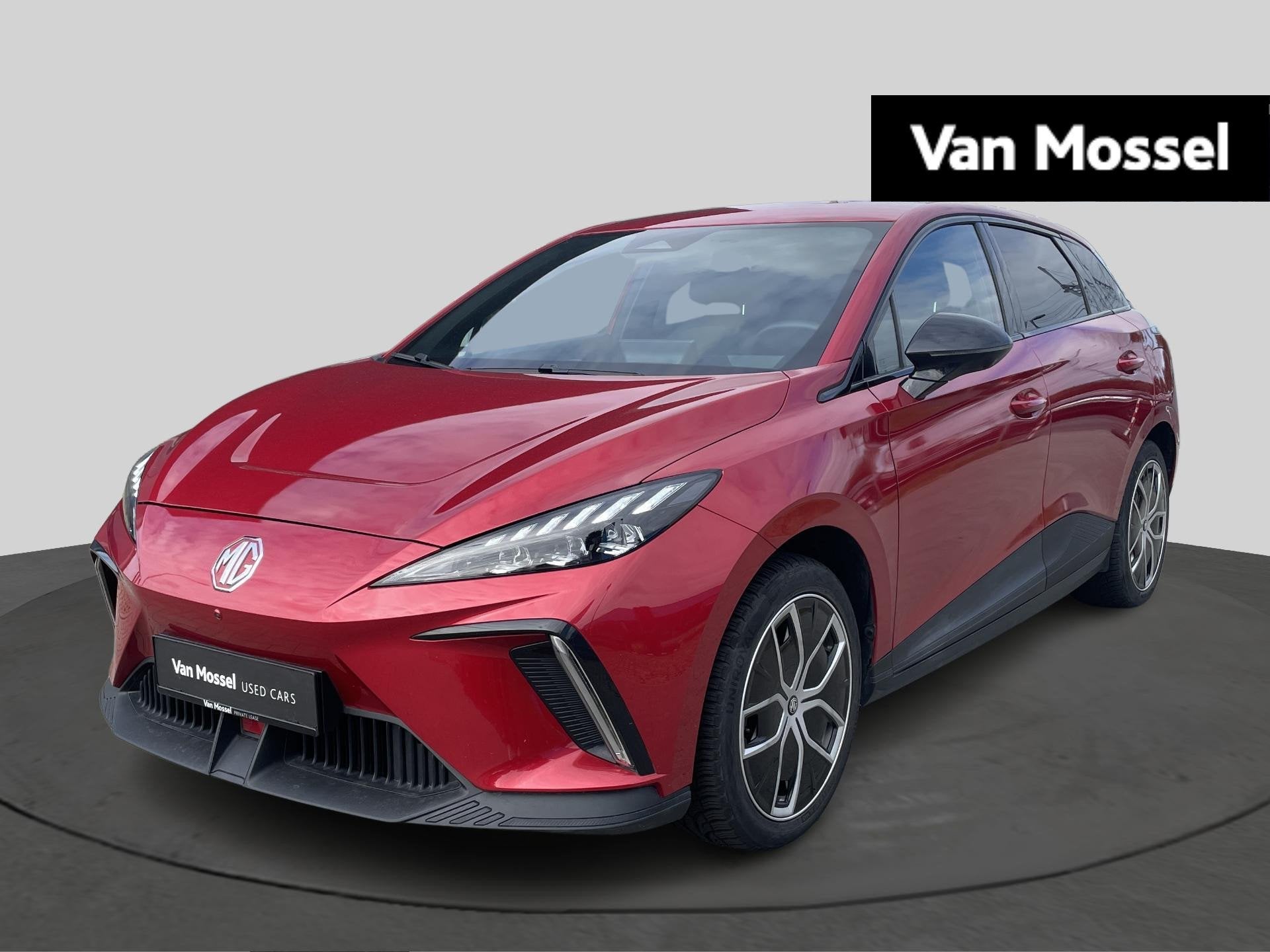 MG MG4 64 kWh Luxury (automatique), Autos, MG, Rouge, Achat, Noir, 5 portes