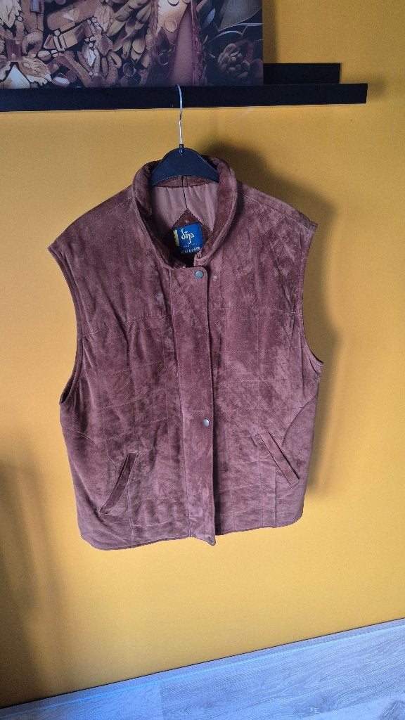Dija real leather gilet, Vêtements | Femmes, Blousons sans Manches, Taille 42/44 (L), Enlèvement ou Envoi, Dija, Comme neuf