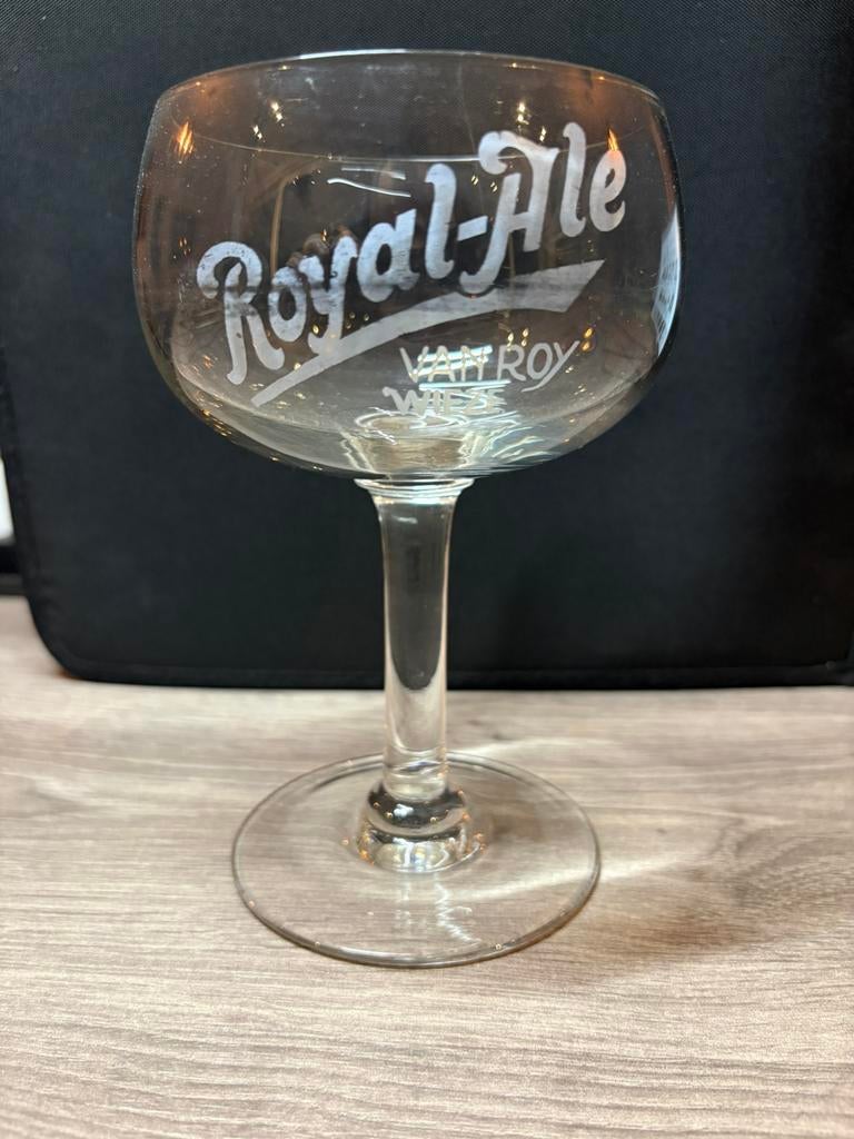 Gezuurd bierglas Royal Ale Van Roy Wieze, Ophalen of Verzenden, Zo goed als nieuw