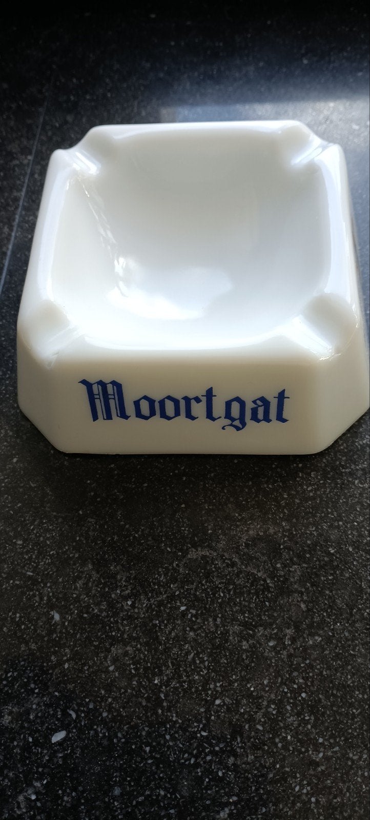 Oude vierkante asbak Br. MOORTGAT/ABDIJ STAVELOT NIEUWSTAAT, Verzamelen, Biermerken, Ophalen of Verzenden