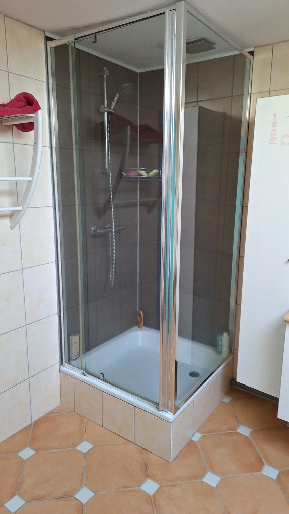 Vitre de douche d'angle, Doe-het-zelf en Bouw, Sanitair, Ophalen, Zo goed als nieuw, Glas, Douche