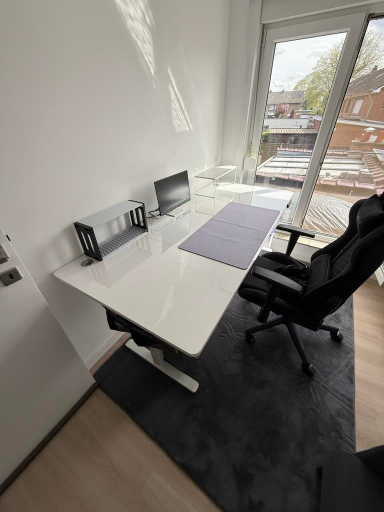 Bureau elektrisch verstelbaar, Huis en Inrichting, Bureaus, Ophalen, Elektrisch
