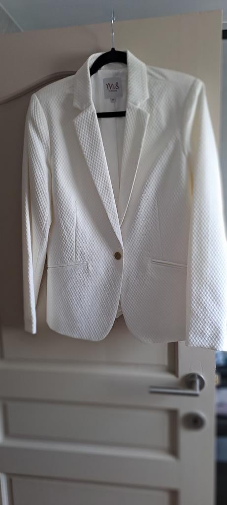 Nog nieuwe witte blazer voor dames maat 44, Kleding | Dames, Ophalen of Verzenden, Maat 42/44 (L)