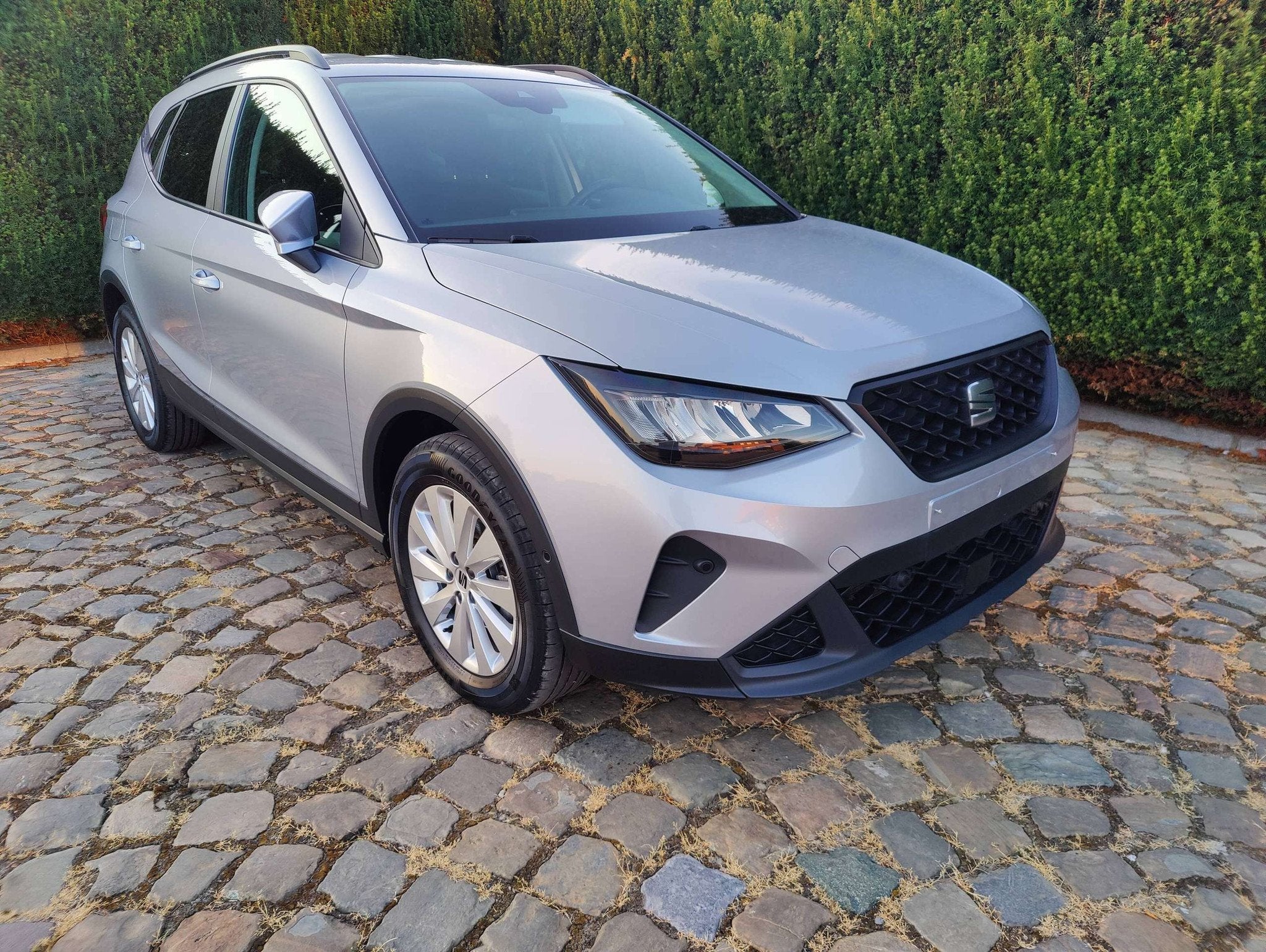 SEAT Arona Arona 1.0 TSI Move! Navi DSG (automatique), Argent ou Gris, Achat, 1188 kg, 5 portes