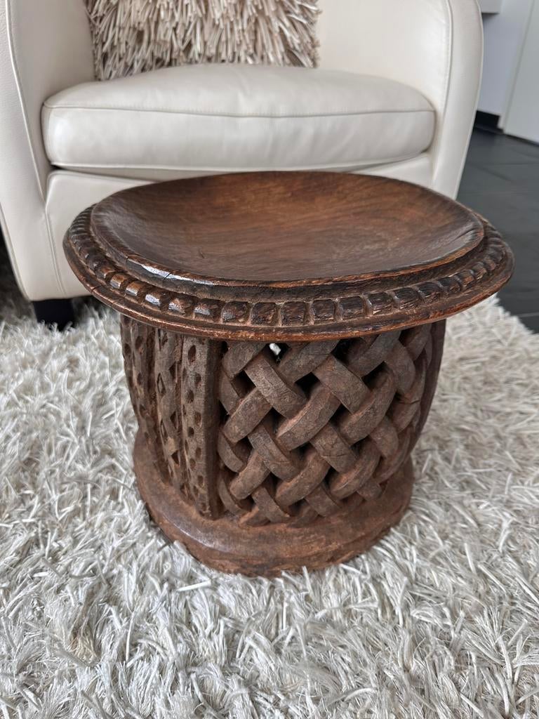 Koninklijke Bamileke Tabouret collectie Antropoloog 1940, Verzenden