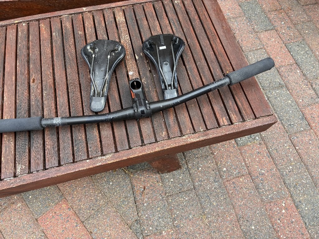 Cockpit VTT (cintre + potence) avec 2 selles Bellara, Enlèvement, Utilisé, Autres marques
