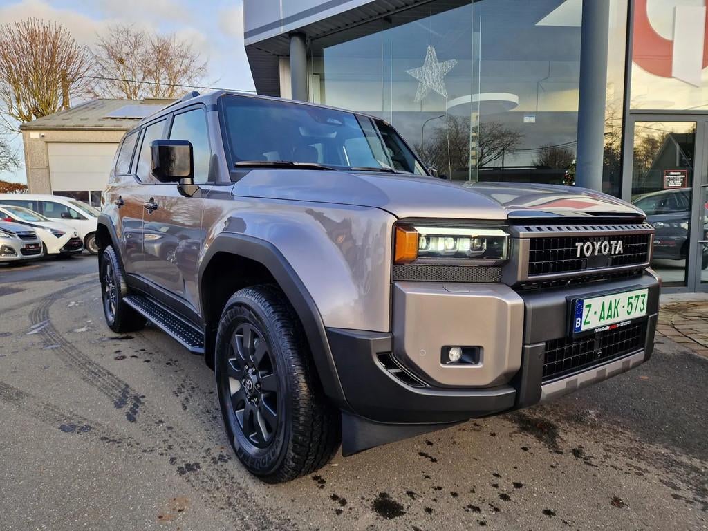 Toyota Land Cruiser Prestige (automatique), Autos, Cuir, Argent ou Gris, Achat, Entreprise